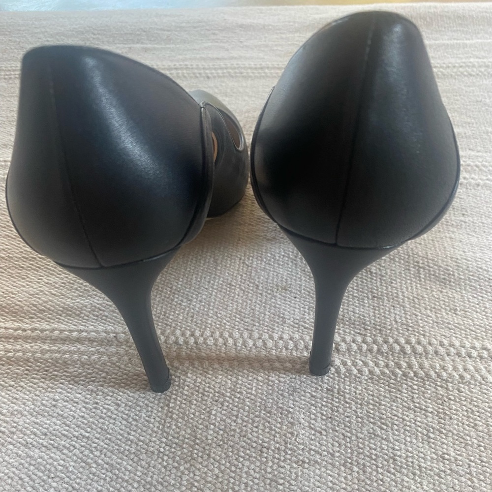 Stuart Weizman Pumps. Classic Addition To Any War… - image 2